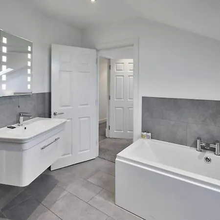 2-bedroom Serviced 4